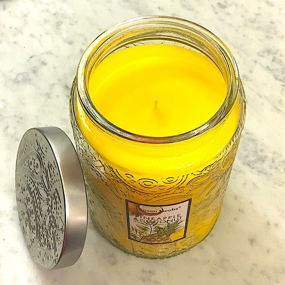 SUSAN JACOBS NEW YORK CANDLE  PINEAPPLE & COCONUT  21 oz YELLOW  NEW 1 WICK NEW - Picture 3 of 4